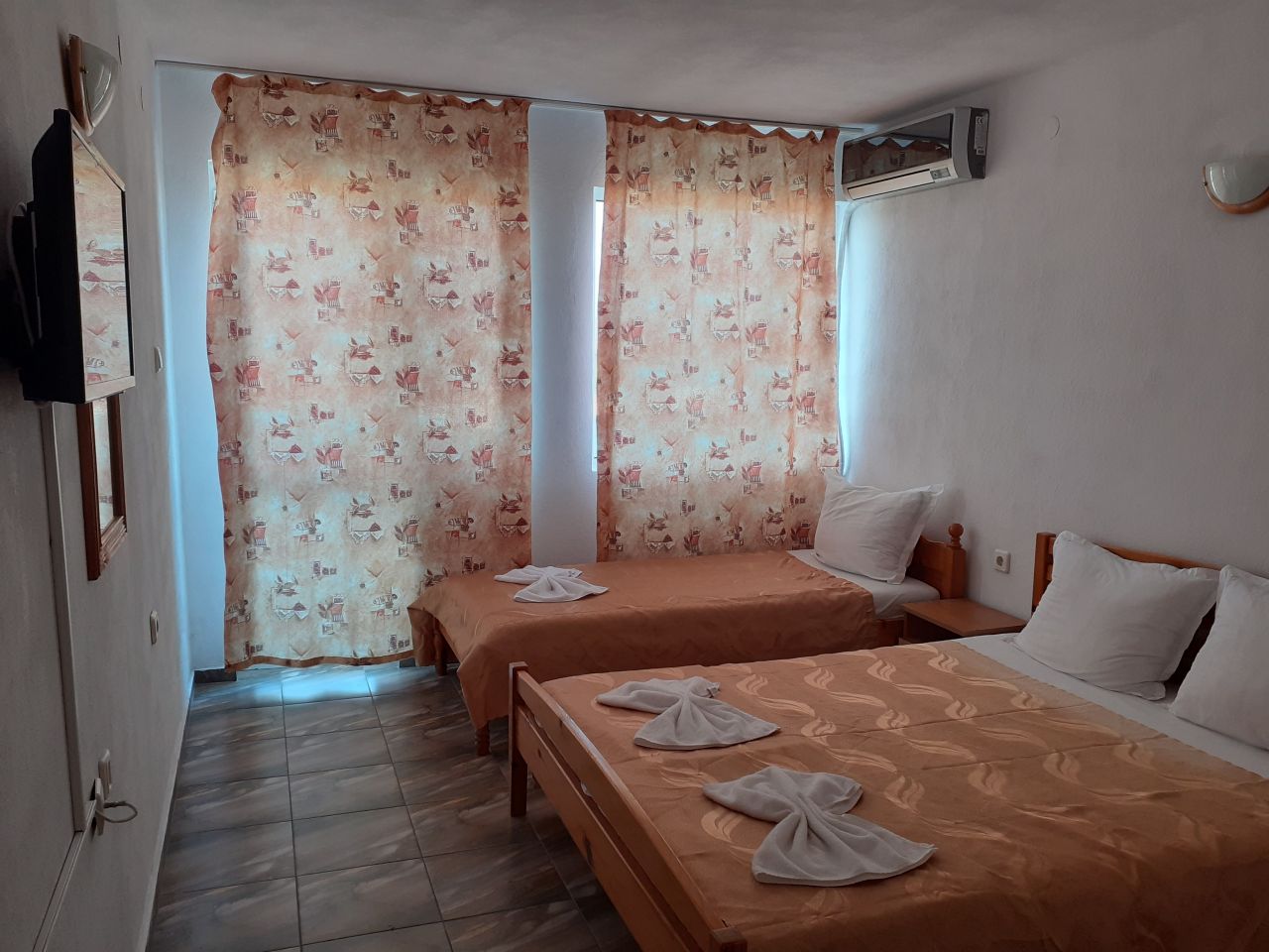 Тройна стая